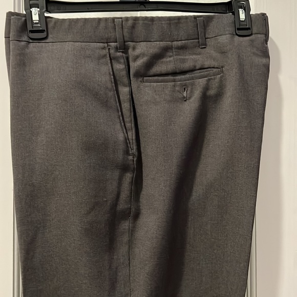 Mens 40. X 30 Haggar dress slacks in gray-like new! - Picture 2 of 2